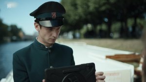 1 сезон 1 эпизод — «Крылья»