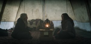 1 сезон 1 эпизод — «Лагерь» (The Camp)