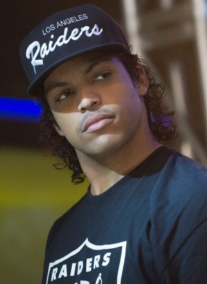 Голос улиц (Straight Outta Compton)